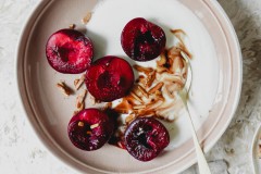 Anna_Lee_Eats_Karamellisierte_Pflaumen_Vanille_Mandeln