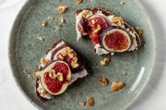 Anna_Lee_Eats_Ricotta_Feigen_Walnuss-Toast