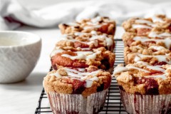 Anna_Lee_Eats_Chocolate_Chip_Streusel_Muffins