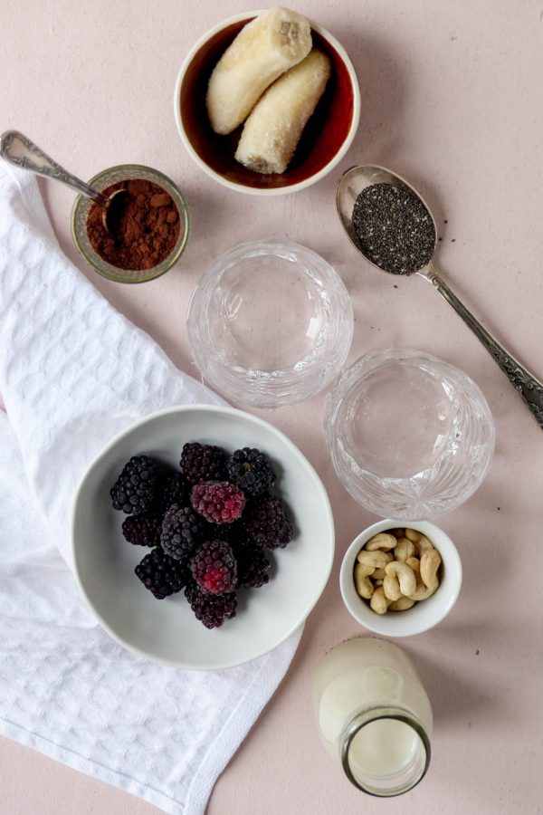 Anna_Lee_Eats_Brombeer-Kakao-Smoothie