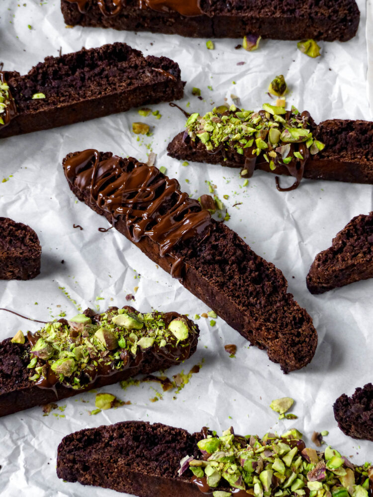 Schokoladen-Pistazien-Cantuccini - Anna Lee EATS. Schokoladen-Pistazien-Cantuccini - Anna Lee EATS.