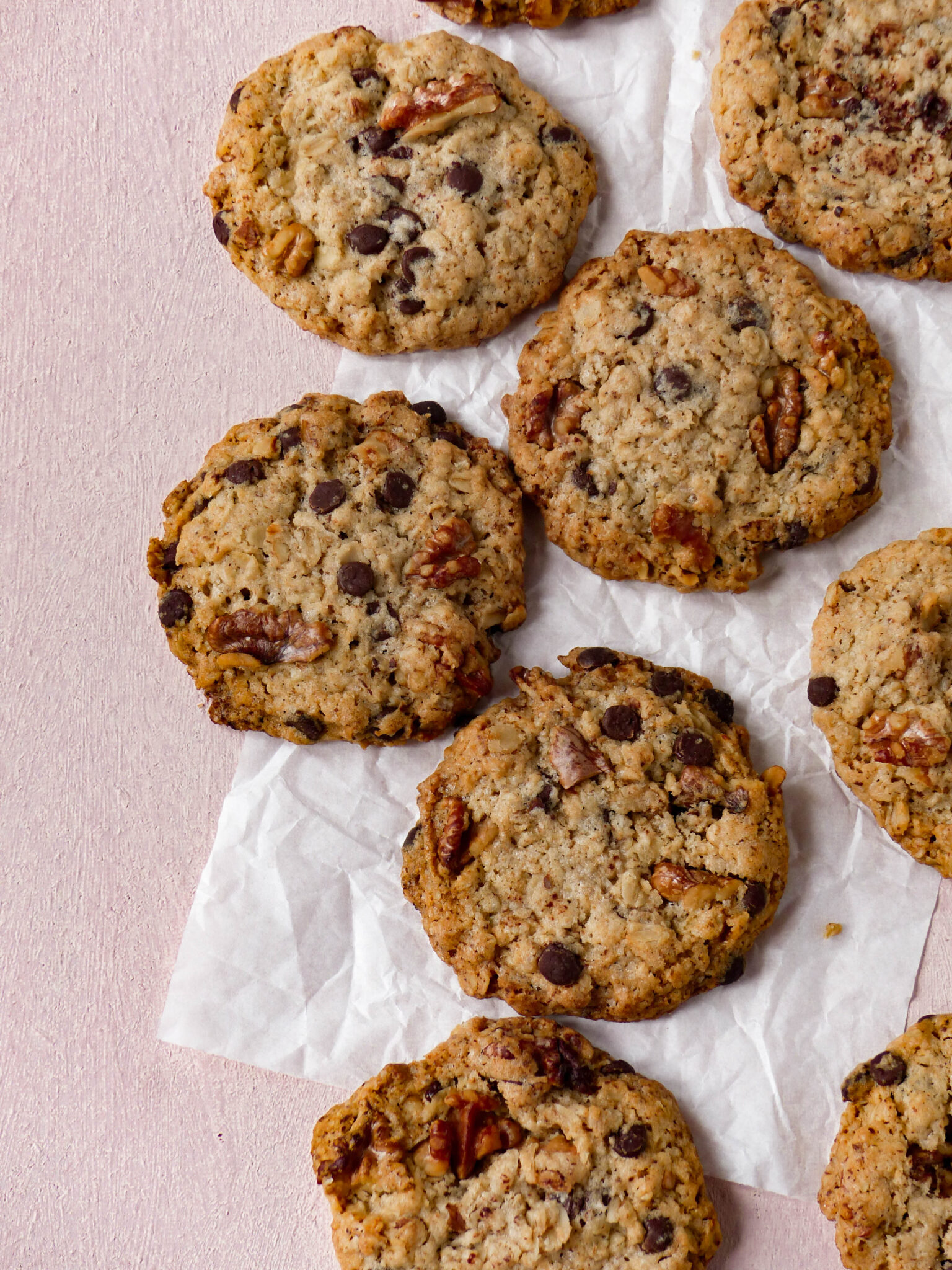 Haferflocken-Chocolate-Chip-Cookies mit Walnüssen - Anna Lee EATS.