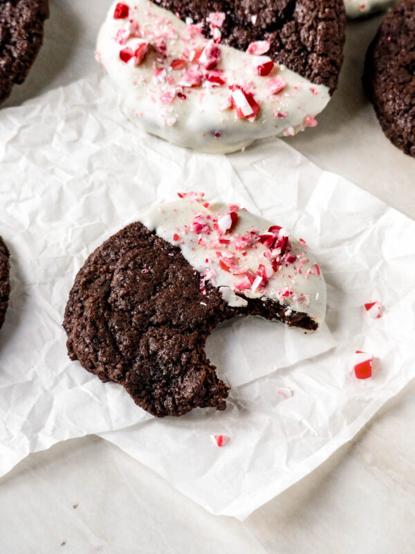 Schokoladen-Pfefferminz-Cookies - Anna Lee EATS.