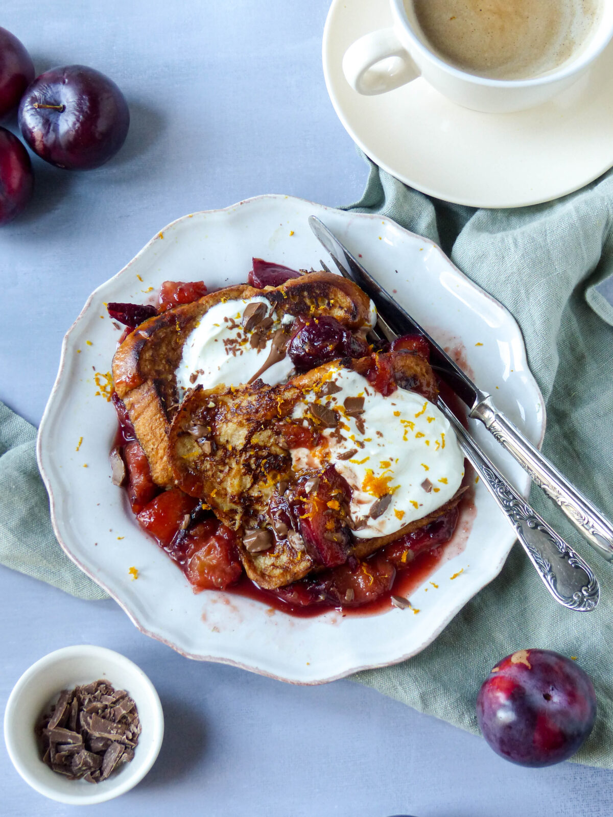 French Toast mit Pflaumenkompott - Anna Lee EATS.