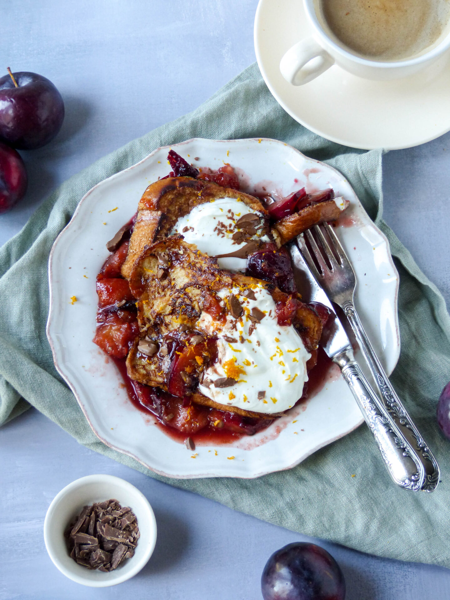 French Toast mit Pflaumenkompott - Anna Lee EATS.