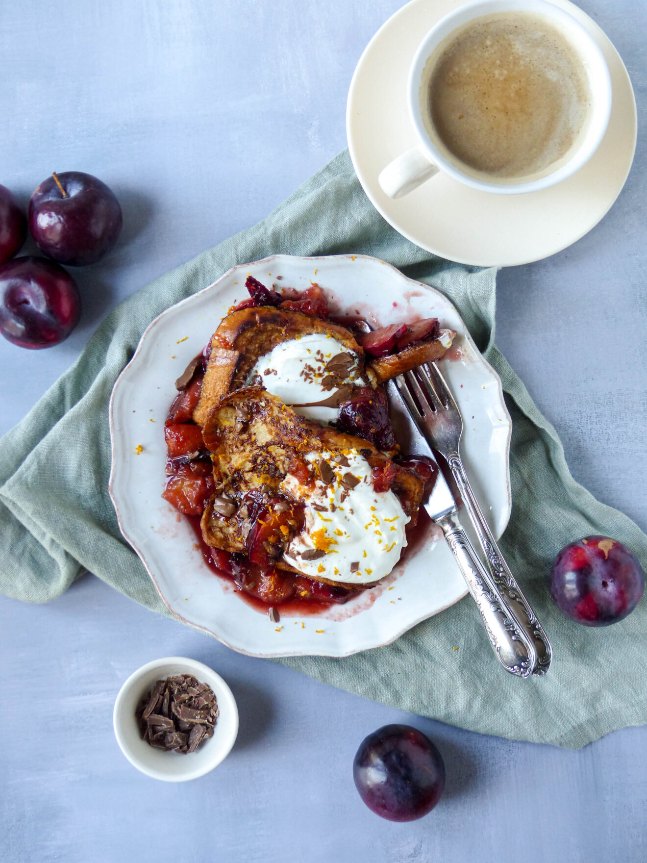 French Toast mit Pflaumenkompott - Anna Lee EATS.