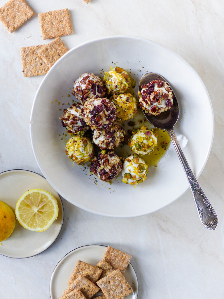 Ziegenkäse Vorspeise - Frischkäsebällchen - Anna Lee EATS.