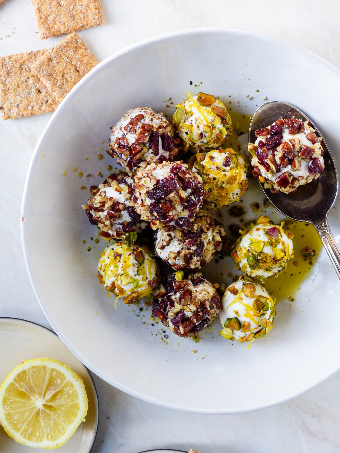 Ziegenkäse Vorspeise - Frischkäsebällchen - Anna Lee EATS.