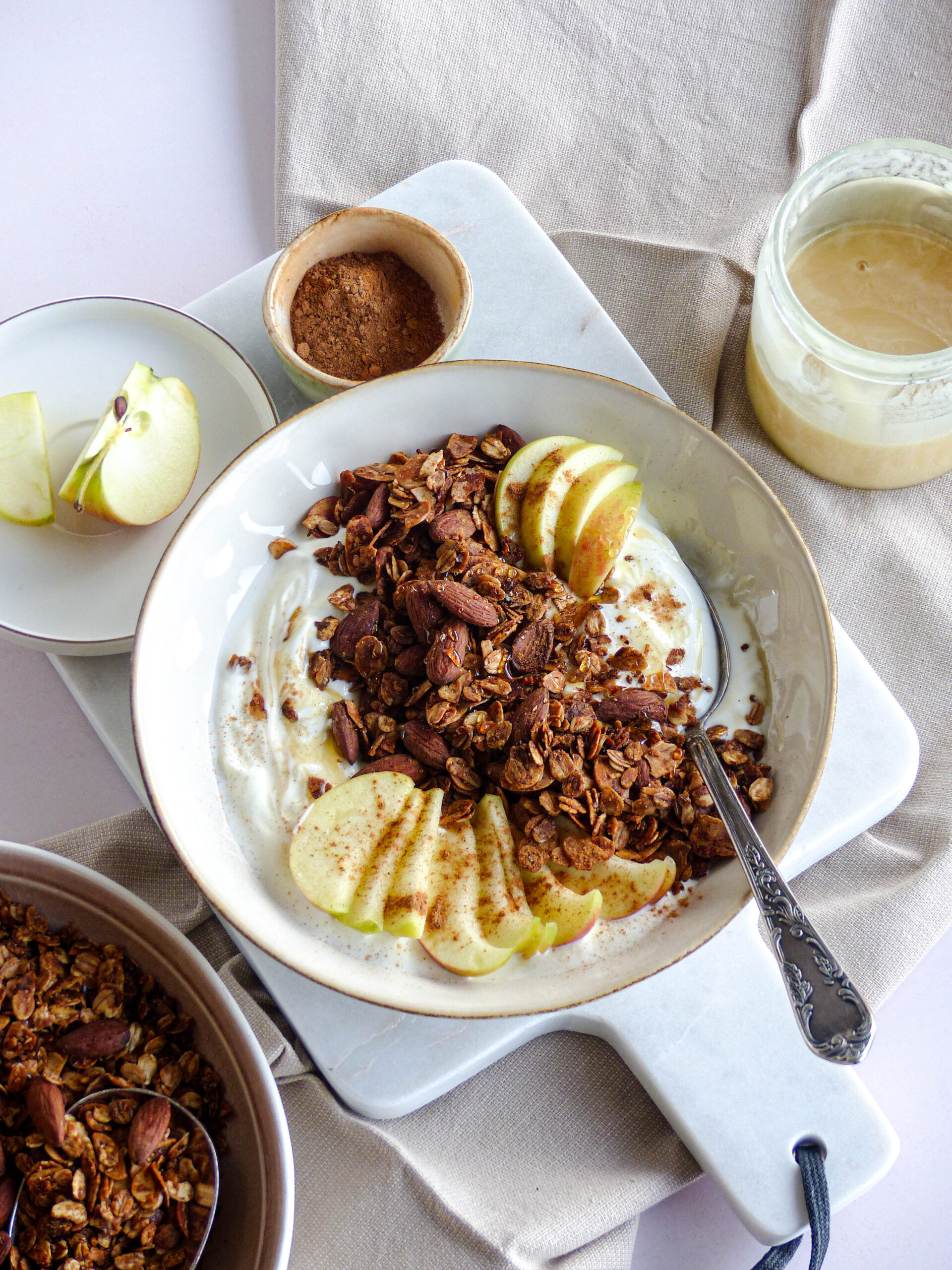 Granola selber machen - einfaches Mandelgranola Anna Lee EATS.