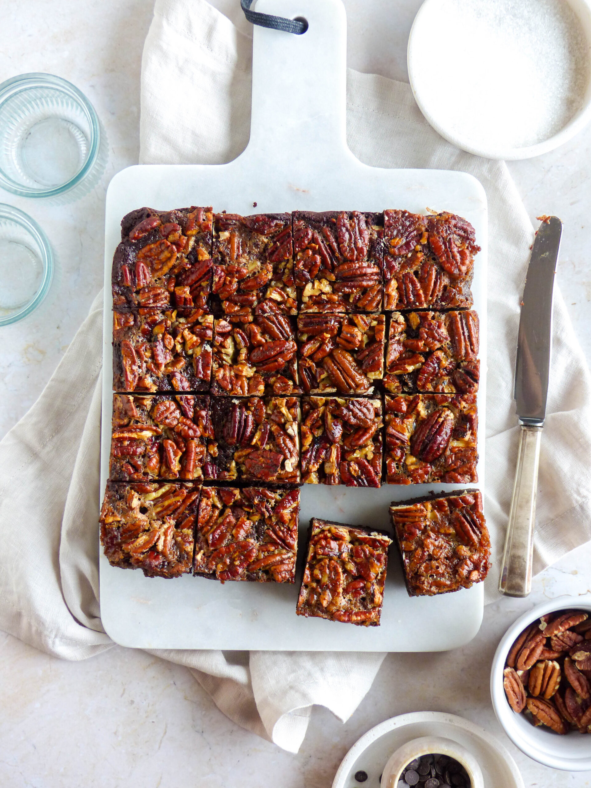 Pecan Brownies – Schokoladig & fudgy - Das beste Rezept für Schoko Brownies mit Pekannüssen - Anna Lee EATS.