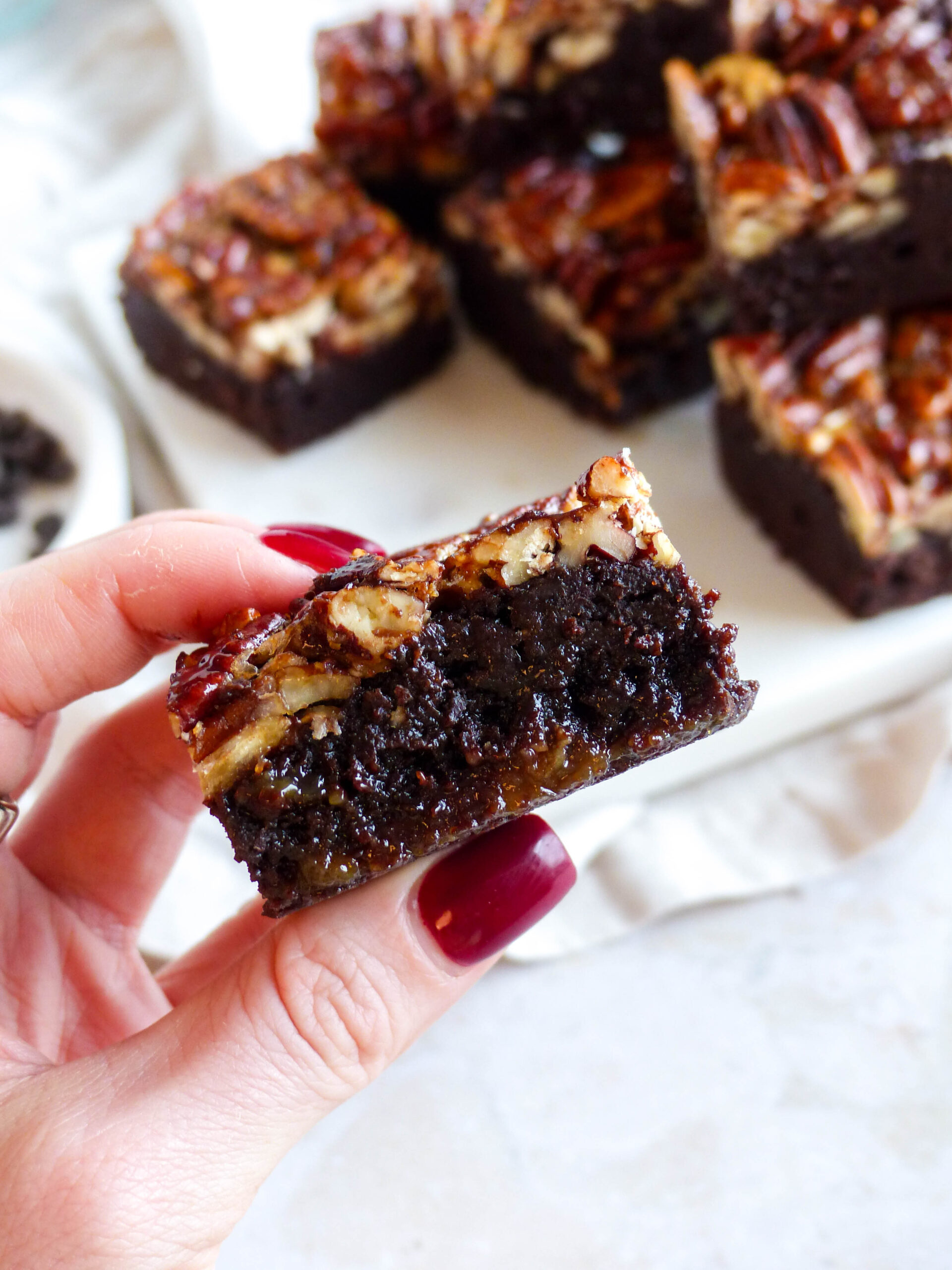 Pecan Brownies – Schokoladig & fudgy - Das beste Rezept für Schoko Brownies mit Pekannüssen - Anna Lee EATS.