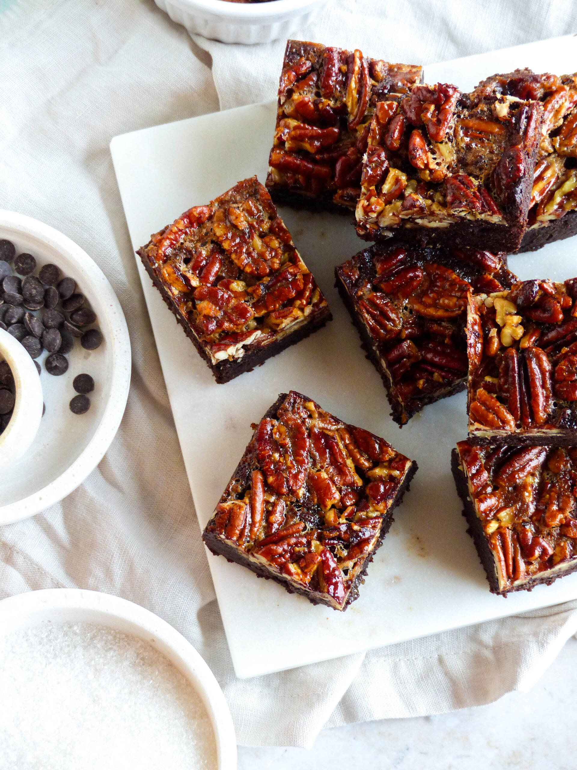 Pecan Brownies – Schokoladig & fudgy - Das beste Rezept für Schoko Brownies mit Pekannüssen - Anna Lee EATS.